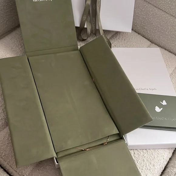 Van Cleef & Arpels necklace box - Picture 3 of 6